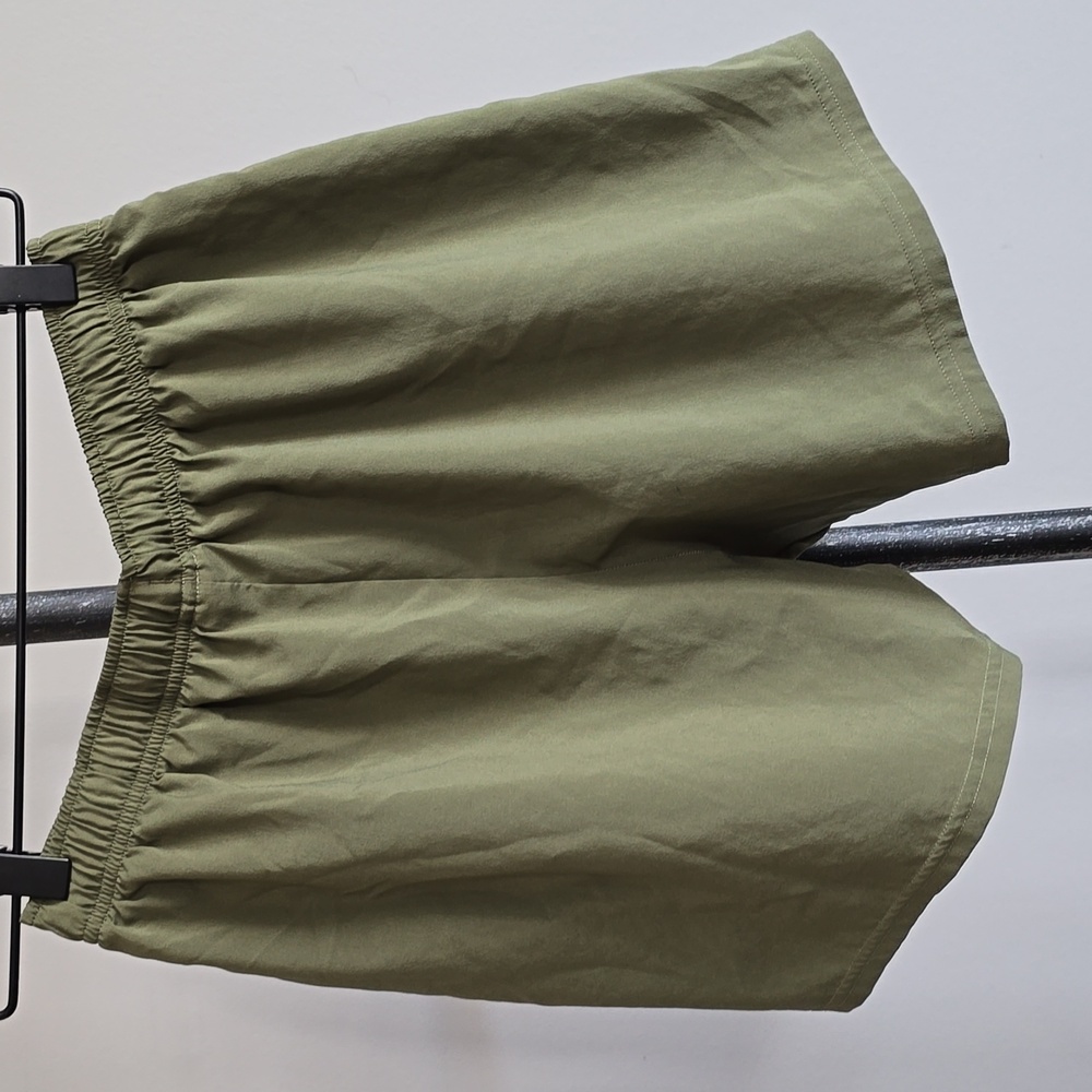 Gymshark Men's Green Athletic Shorts - Picture 3 of 4